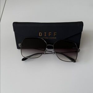 Diff Eyewear Black Gradient Sunglasses